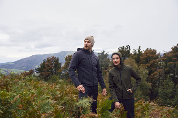 Clique Padded Hoody Softshell takki naisille, koot M ja L Clique Padded Hoody Softshell takki naisille, koot M ja L